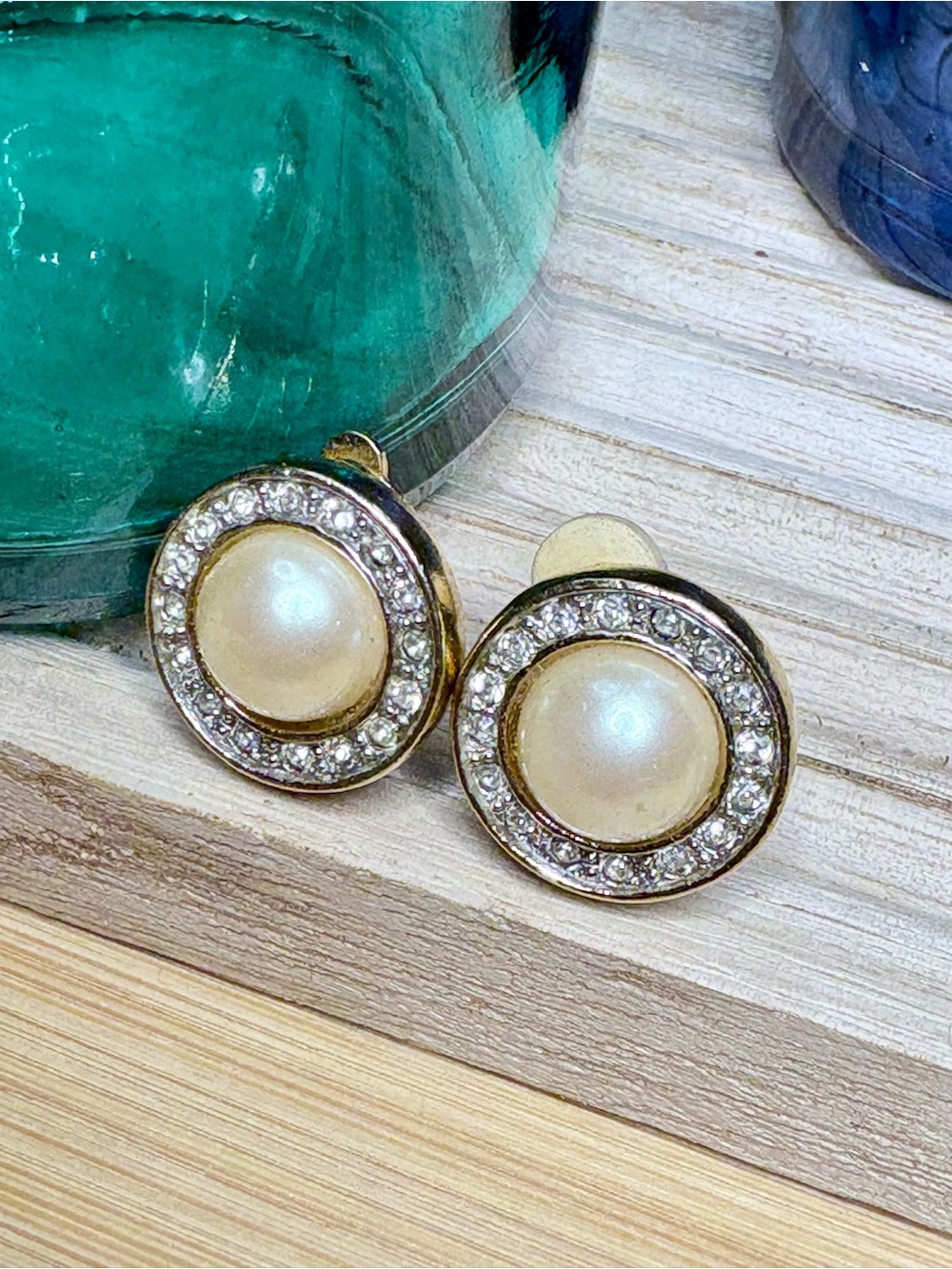 Vintage Richelieu faux pearl and rhinestone clip earrings